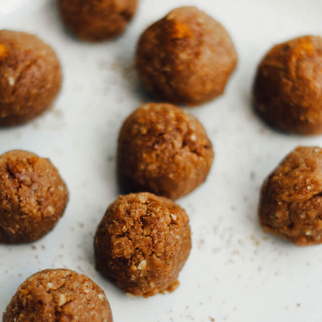 vegan Gingerbread Balls