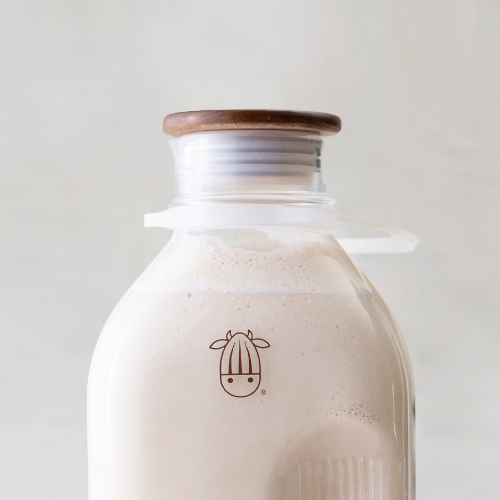 Stylish and durable 1.5-liter glass jug for homemade nut milk