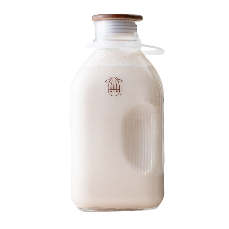 Stylish and durable 1.5-liter glass jug for homemade nut milk